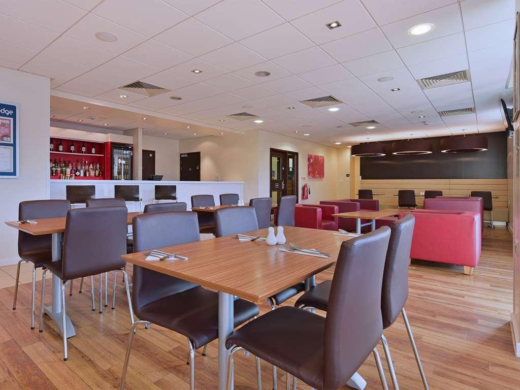 Travelodge High Wycombe Central Restaurant foto