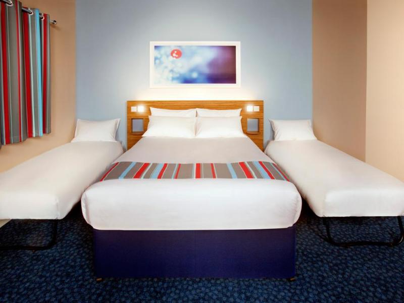 Travelodge High Wycombe Central Exterior foto